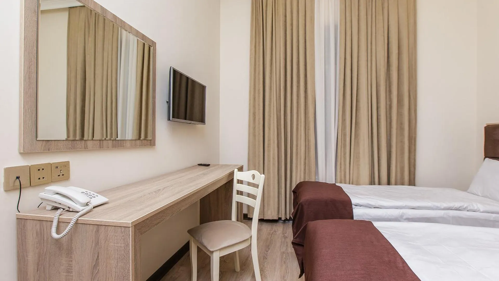 Deluxe Art Hotel Baky 0*,